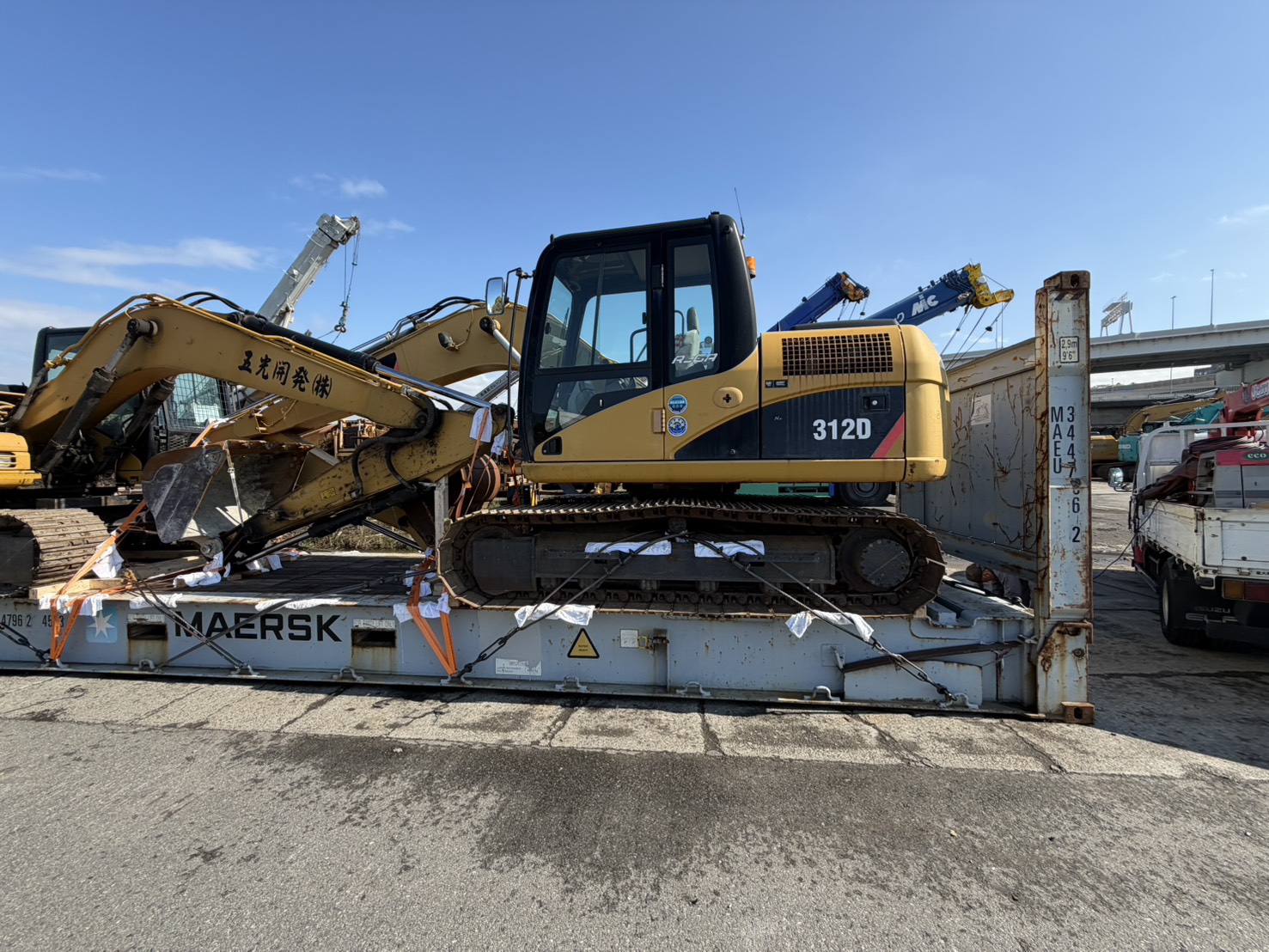 Heavy equipment transport logistics by Gemslinks