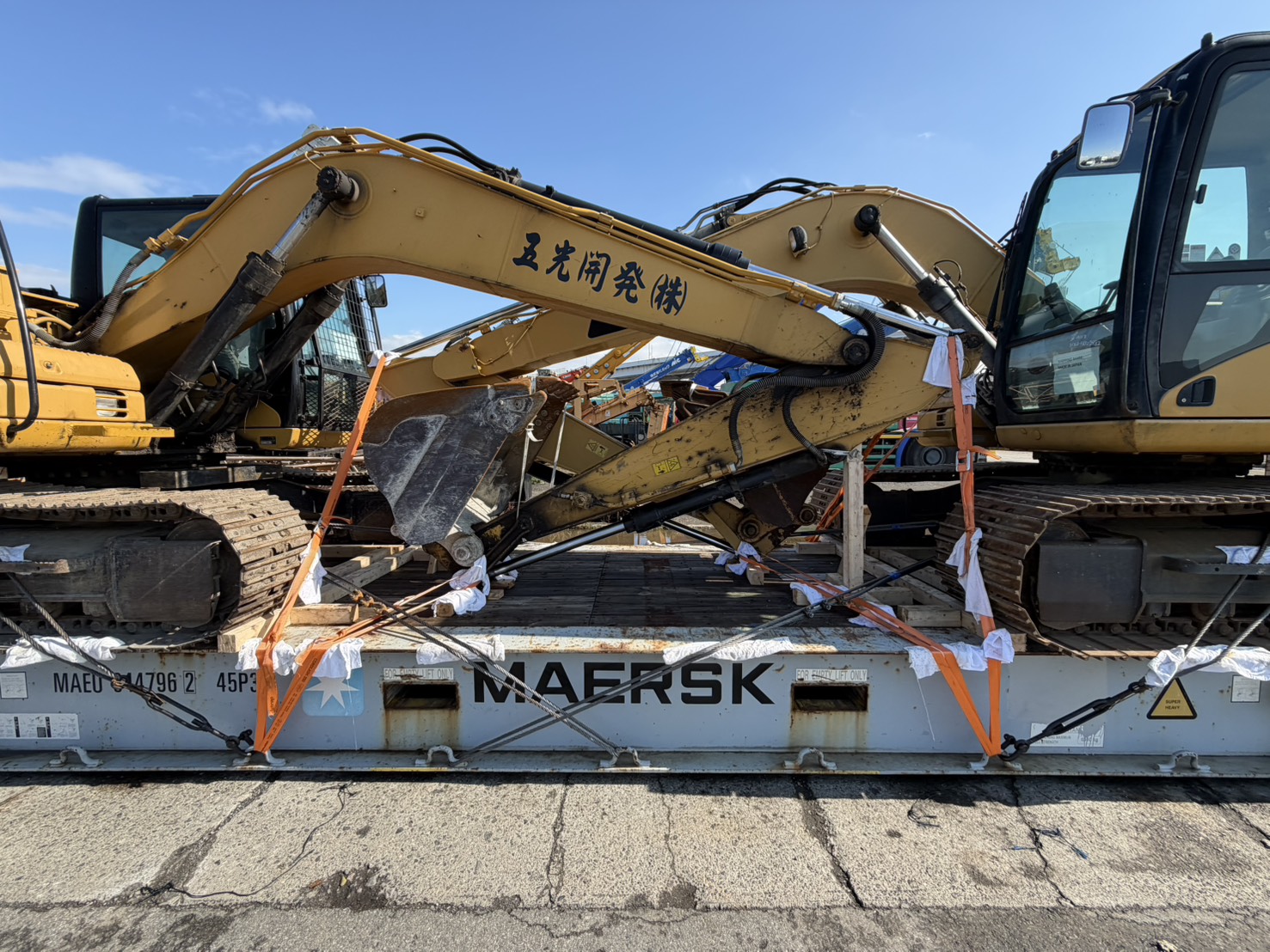 Heavy machinery transportation and logistics by Gemslinks